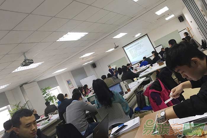 2016年環(huán)交所碳市場(chǎng)能力建設(shè)培訓(xùn)圓滿收官