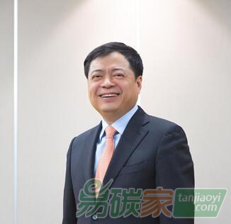 全國政協(xié)常委、正泰集團董事長南存輝建議，盡快出臺《碳排放權(quán)交易管理暫行條例》，提升碳交易市場立法層級與效力，加強碳市場配額制度研究